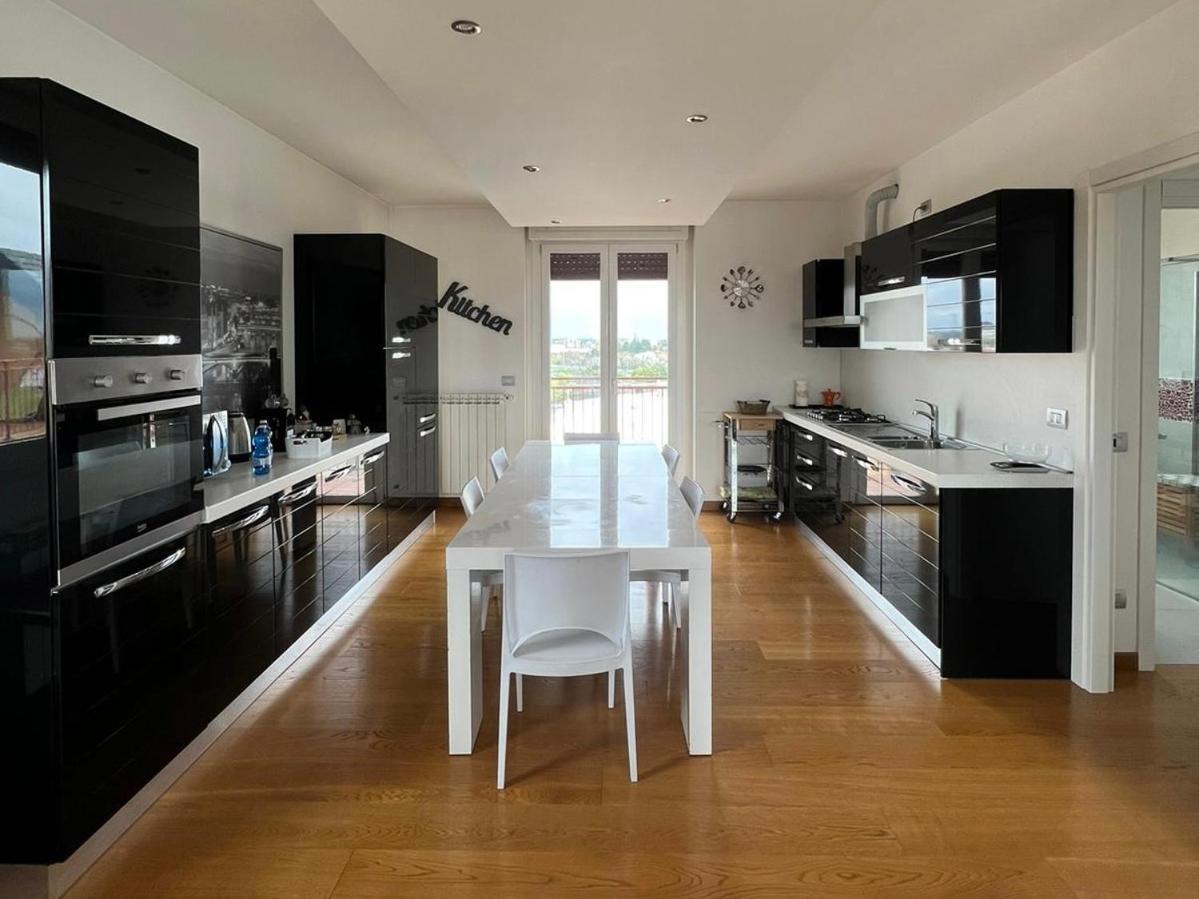 Penthouse Suite - Skyline View Busto Arsizio Exterior foto